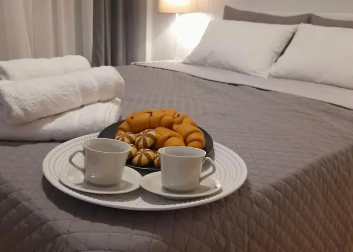 F5 Near The Sea * Volos